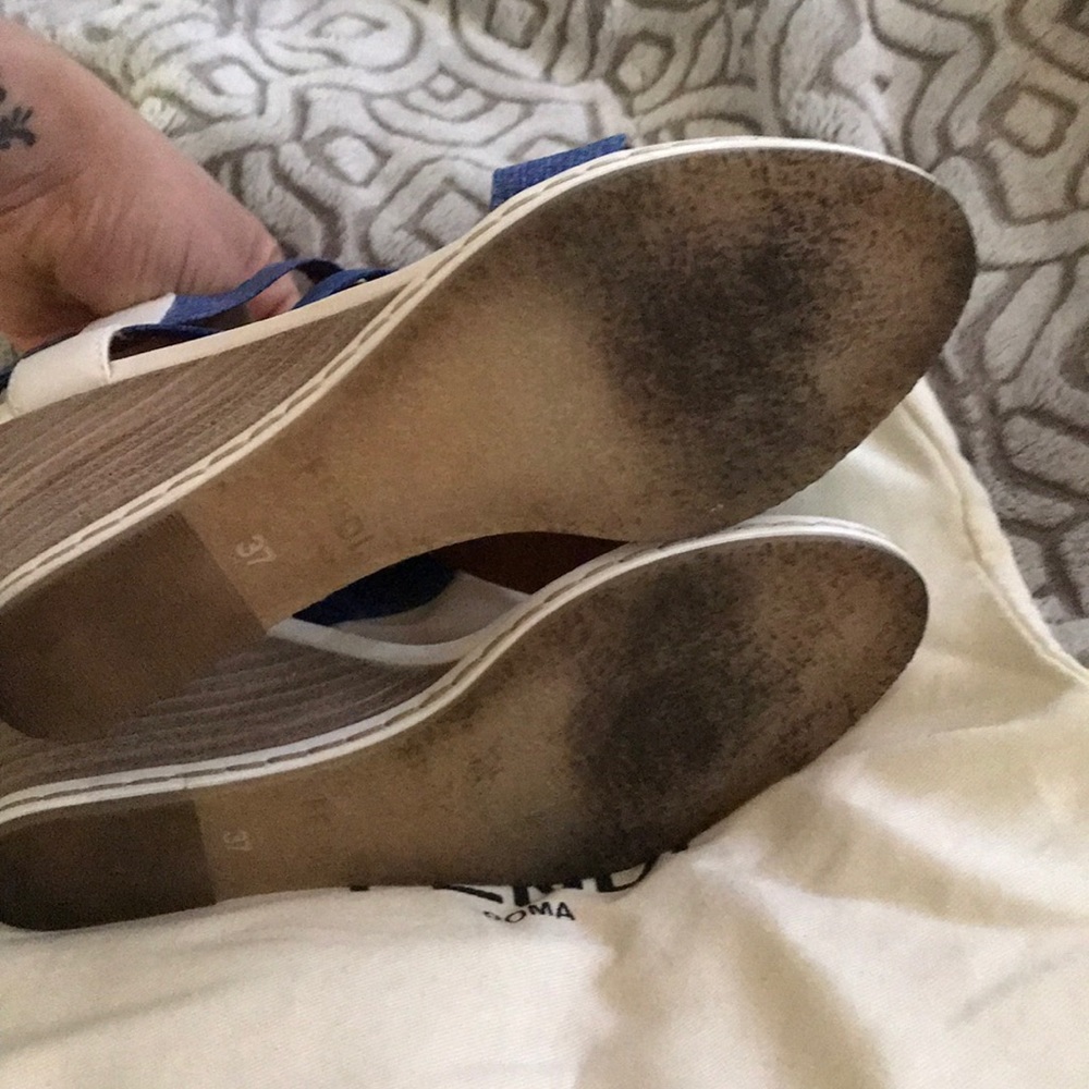 SOLD AMAZING Fendi Wedges - Picture 5 of 6
